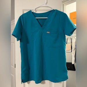 Figs Womens Scrub top. Size small